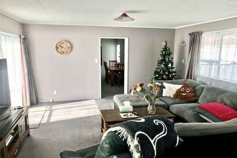 Photo of property in 2/71 Gemstone Drive, Birchville, Upper Hutt, 5018