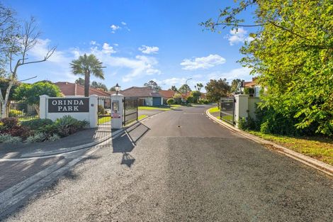 Photo of property in 31 Gillett Place, Botany Downs, Auckland, 2014