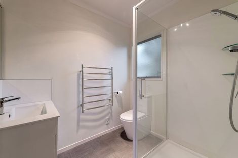 Photo of property in 14 Winston Avenue, Hokowhitu, Palmerston North, 4410