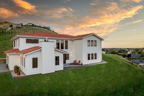 Photo of property in 4 Ridgeway Terrace, Taradale, Napier, 4112