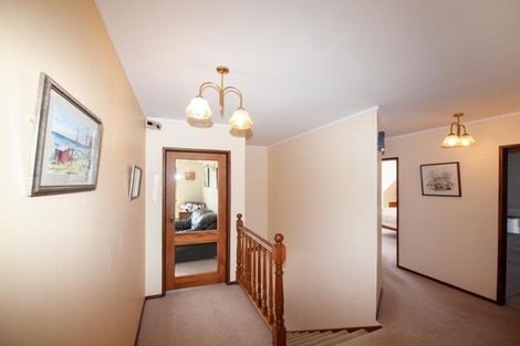 Photo of property in 117 Churton Drive, Churton Park, Wellington, 6037