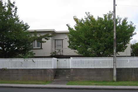 Photo of property in 6 Godley Road, Green Bay, Auckland, 0604