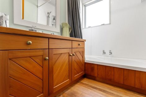 Photo of property in 7b Laura Place, Whitianga, 3510