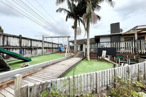 Photo of property in 112 Edmonton Road, Henderson, Auckland, 0612