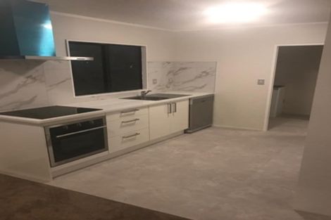 Photo of property in 25a Lavinia Crescent, Mangere East, Auckland, 2024