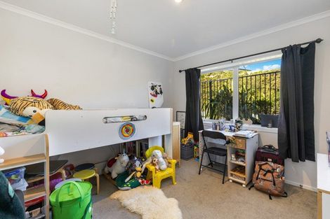 Photo of property in 11 Cirrus Close, Newlands, Wellington, 6037