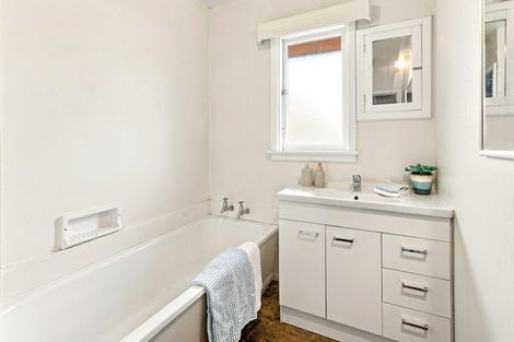 Photo of property in 54 Hargood Street, Woolston, Christchurch, 8062