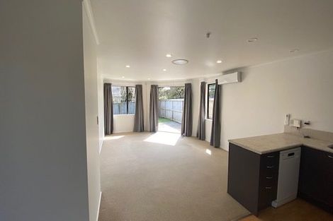 Photo of property in 43 Kittiwake Drive, Schnapper Rock, Auckland, 0632
