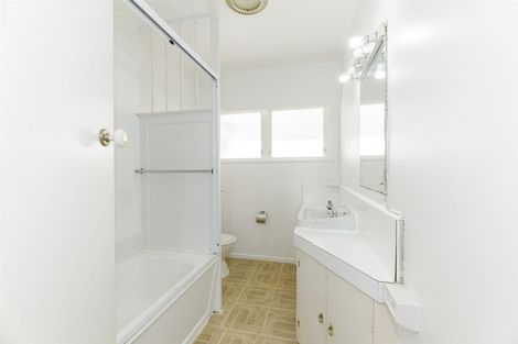 Photo of property in 1/38 Holland Road, Hillcrest, Auckland, 0627