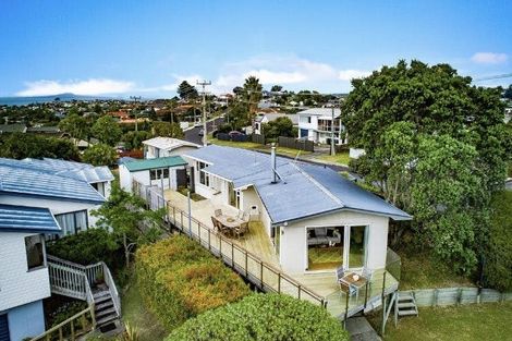 Photo of property in 103 Stanmore Bay Road, Stanmore Bay, Whangaparaoa, 0932