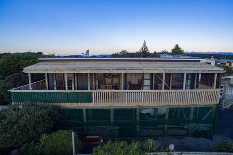 Photo of property in 6 Arataki Grove, Waitarere Beach, Levin, 5510