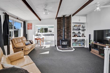 Photo of property in 6 Kowhai Street, Inglewood, 4330