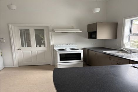 Photo of property in 121 Kelburn Parade, Kelburn, Wellington, 6012