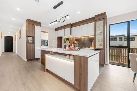 Photo of property in 32 Adamson Road, Flat Bush, Auckland, 2019