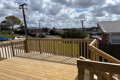 Photo of property in 8 Lynmore Drive, Hillpark, Auckland, 2102