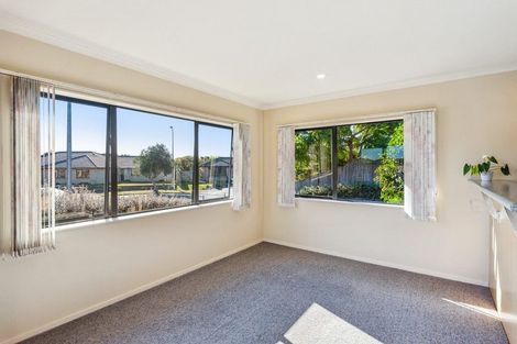 Photo of property in 32 Monarch Place, Paraparaumu Beach, Paraparaumu, 5032