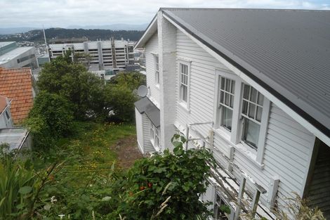 Photo of property in 76a Kelburn Parade, Kelburn, Wellington, 6012