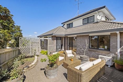 Photo of property in 1/9 Kells Place, Botany Downs, Auckland, 2010