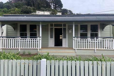 Photo of property in 24 Derwent Street, Island Bay, Wellington, 6023