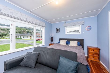 Photo of property in 36 Findlay Street, Tawa, Wellington, 5028