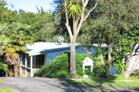 Photo of property in 18 Kingsclere Place, Goodwood Heights, Auckland, 2105