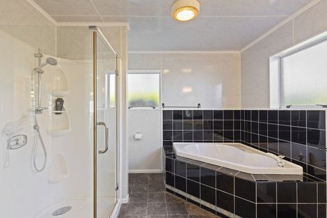 Photo of property in 2/13 Chatswood Grove, Fitzroy, New Plymouth, 4312