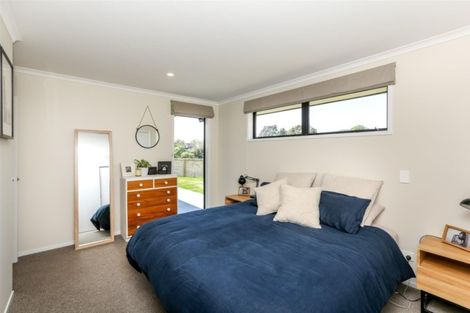 Photo of property in 3 Greenridge Lane, Merrilands, New Plymouth, 4312