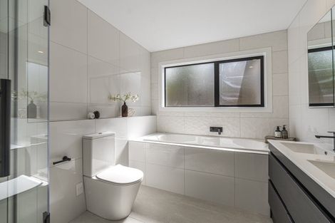 Photo of property in 44 Chatswood Grove, Chatswood, Auckland, 0626