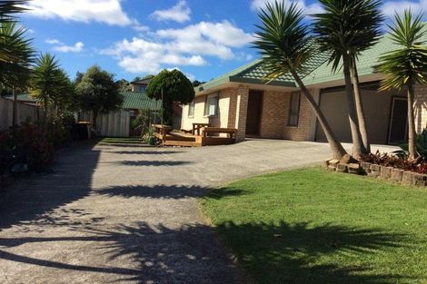 Photo of property in 2 Baltic Place, Goodwood Heights, Auckland, 2105