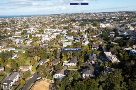 Photo of property in 10 Kirkdale Place, Northcross, Auckland, 0632