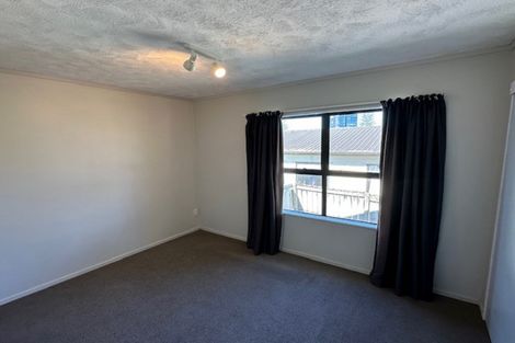 Photo of property in 26 Miriam Corban Heights, Henderson, Auckland, 0612