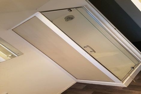 Photo of property in 2/12 Barneys Farm Road, Clendon Park, Auckland, 2103