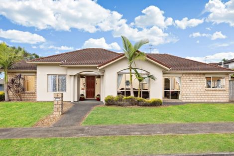 Photo of property in 19 Walter Haddrell Crescent, Flat Bush, Auckland, 2016