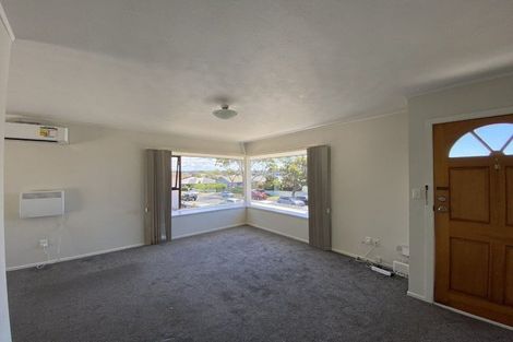 Photo of property in 40 Barbados Drive, Unsworth Heights, Auckland, 0632