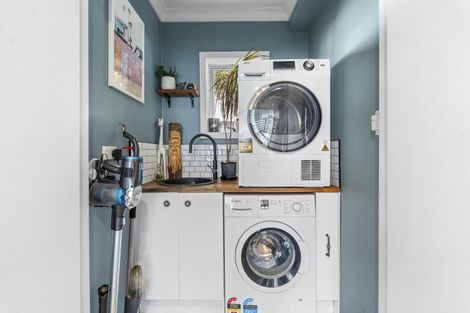 Photo of property in 53 Ngamotu Road, Moturoa, New Plymouth, 4310