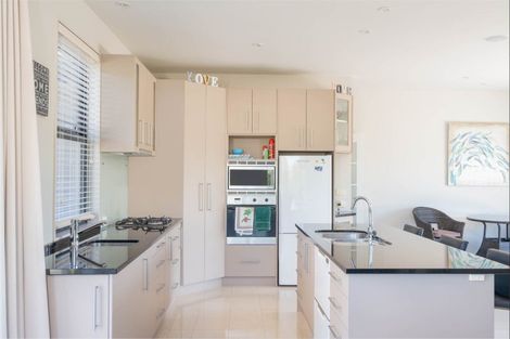 Photo of property in 2/9 Alberta Street, Acacia Bay, Taupo, 3330