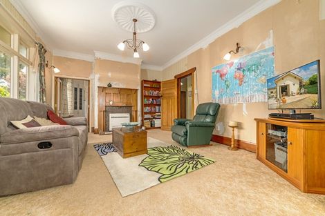 Photo of property in 37 Shamrock Street, Takaro, Palmerston North, 4412