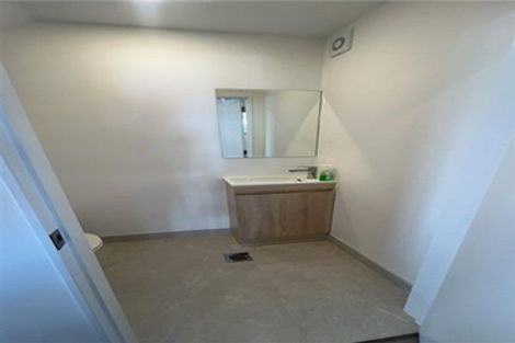 Photo of property in 1/233 Great North Road, Henderson, Auckland, 0612