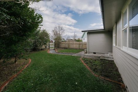 Photo of property in 25 Mokau Place, Terrace End, Palmerston North, 4410