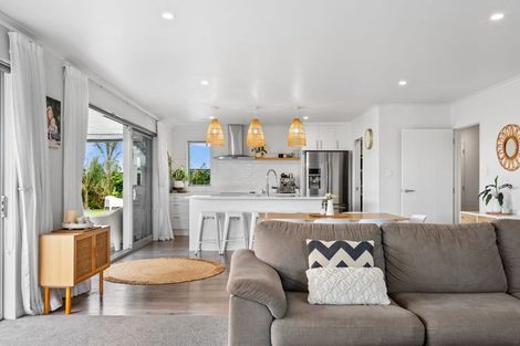 Photo of property in 24 Ferry Road, Waipu, 0510