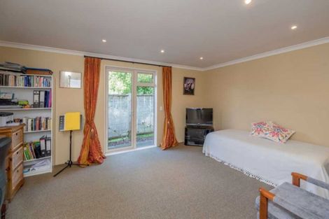 Photo of property in 2 Ngarara Road, Waikanae, 5036