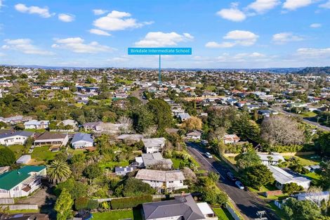 Photo of property in 19 Paramu Avenue, Birkdale, Auckland, 0626