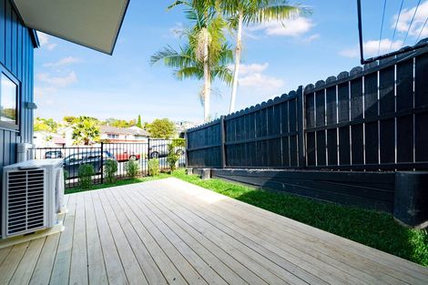 Photo of property in 1 Tacitus Place, Totara Vale, Auckland, 0629