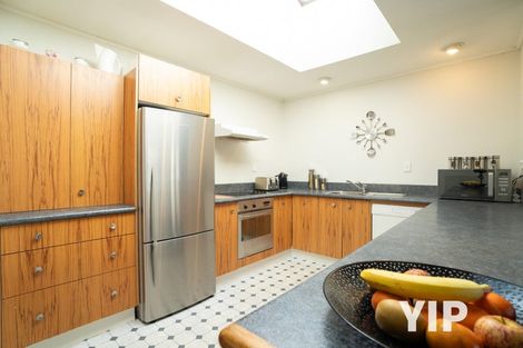 Photo of property in 7 Curacao Place, Grenada Village, Wellington, 6037