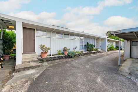 Photo of property in 2/127 Seabrook Avenue, New Lynn, Auckland, 0600