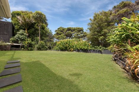 Photo of property in 1070 Scenic Drive North, Swanson, Auckland, 0816