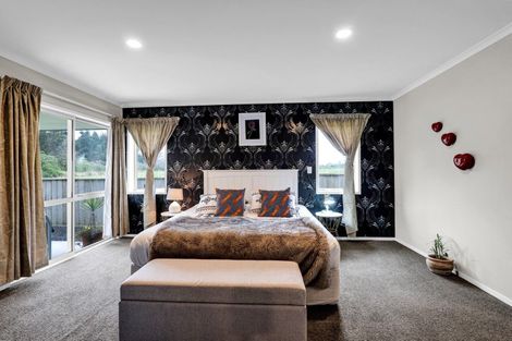 Photo of property in 16 Ryder Drive, Waiwhakaiho, New Plymouth, 4312