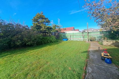 Photo of property in 2 Heretaunga Street, Petone, Lower Hutt, 5012