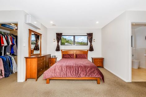 Photo of property in 16 Frances Brown Avenue, Aotea, Porirua, 5024