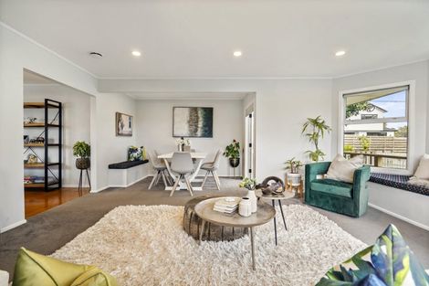 Photo of property in 2/36a Salisbury Road, Birkdale, Auckland, 0626